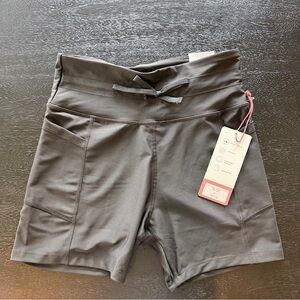 Women’s High-Rise Performance Biker Shorts - black